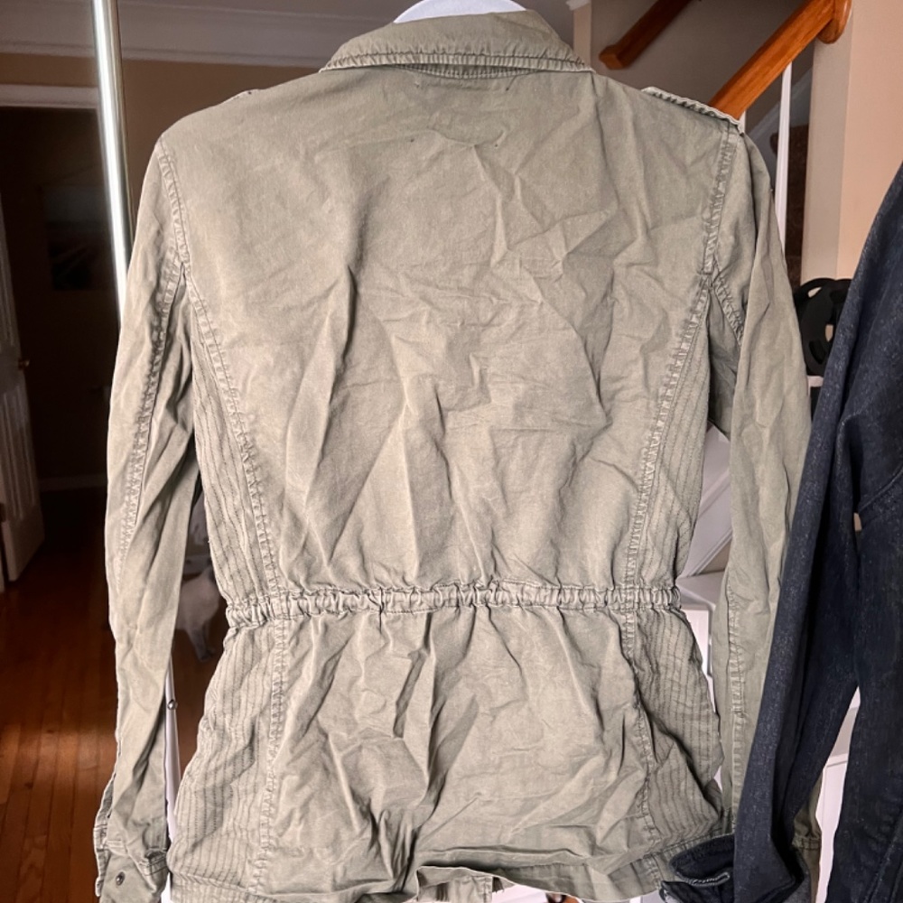 Jackets - Picture 3 of 4